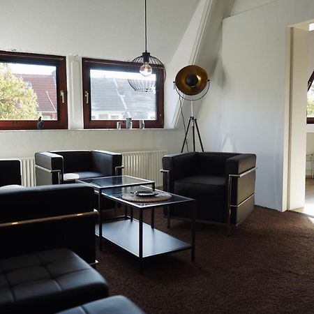 Unique: Geraeumig - Bhf-Nah - Parkplatz - Netflix Apartment Bremen Bagian luar foto