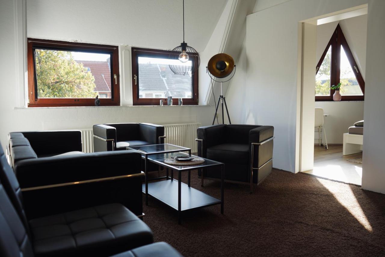 Unique: Geraeumig - Bhf-Nah - Parkplatz - Netflix Apartment Bremen Bagian luar foto