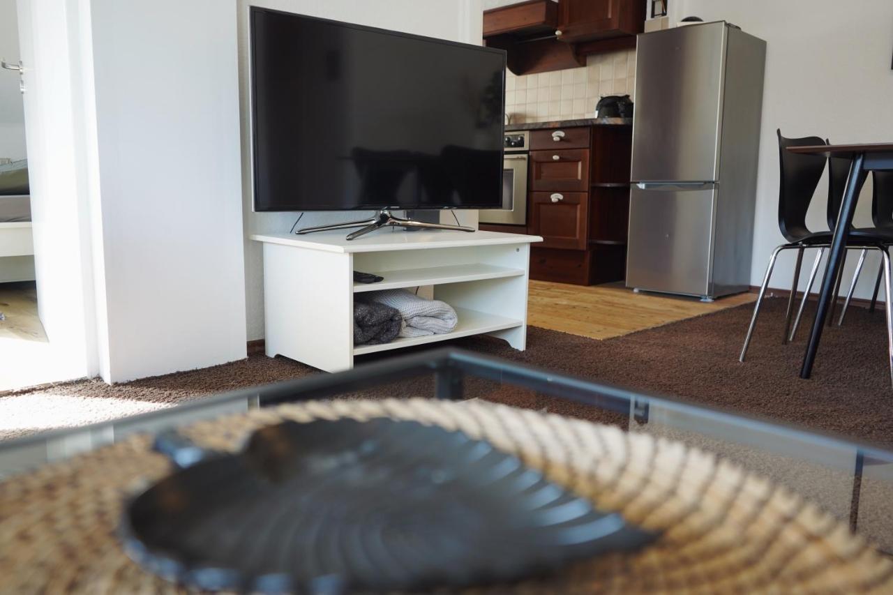 Unique: Geraeumig - Bhf-Nah - Parkplatz - Netflix Apartment Bremen Bagian luar foto